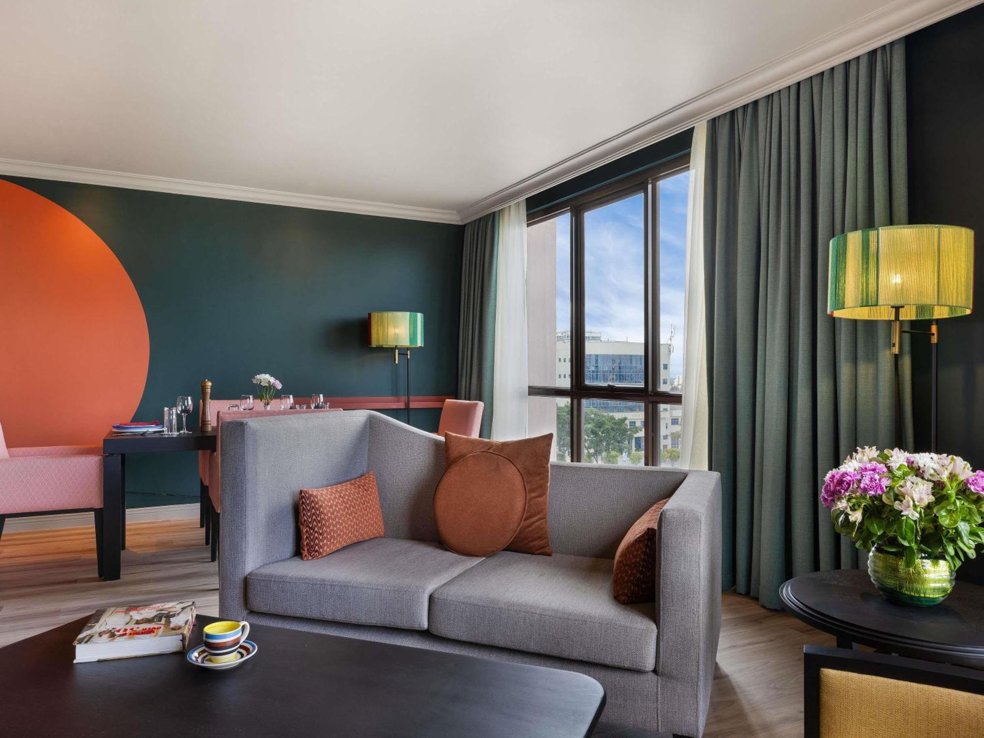 Executive Suite One King,1740065360:JPEG