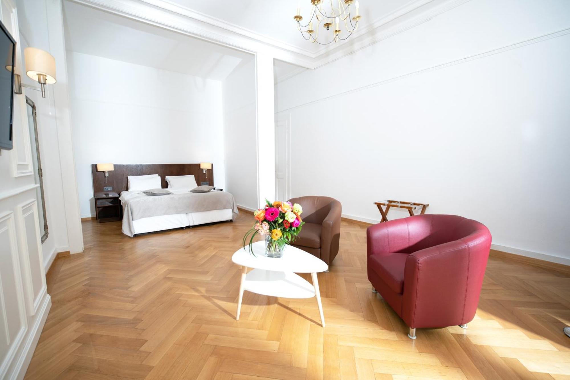 Superior Room with Balcony and Lake View,1742575504:JPEG