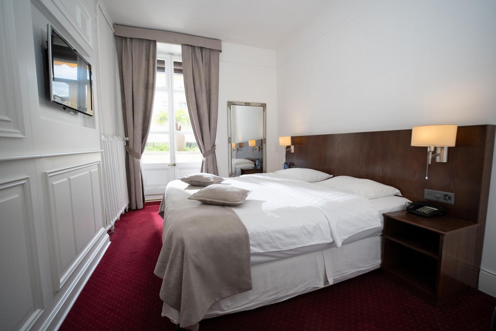 Economy Double Room with Balcony,1742582674:JPEG