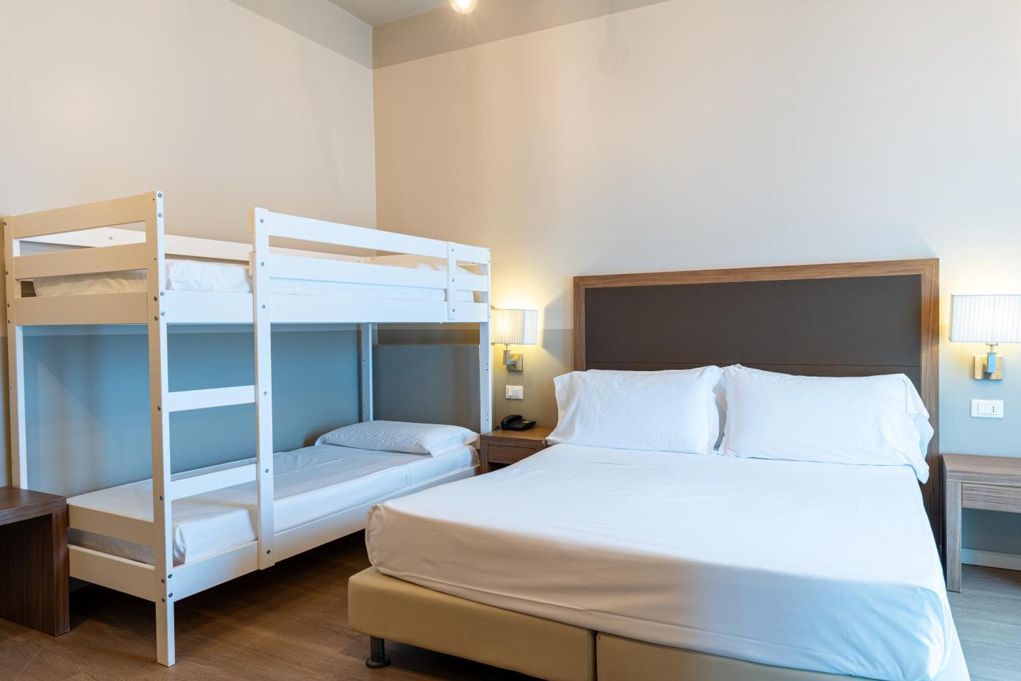 Standard Quadruple Room