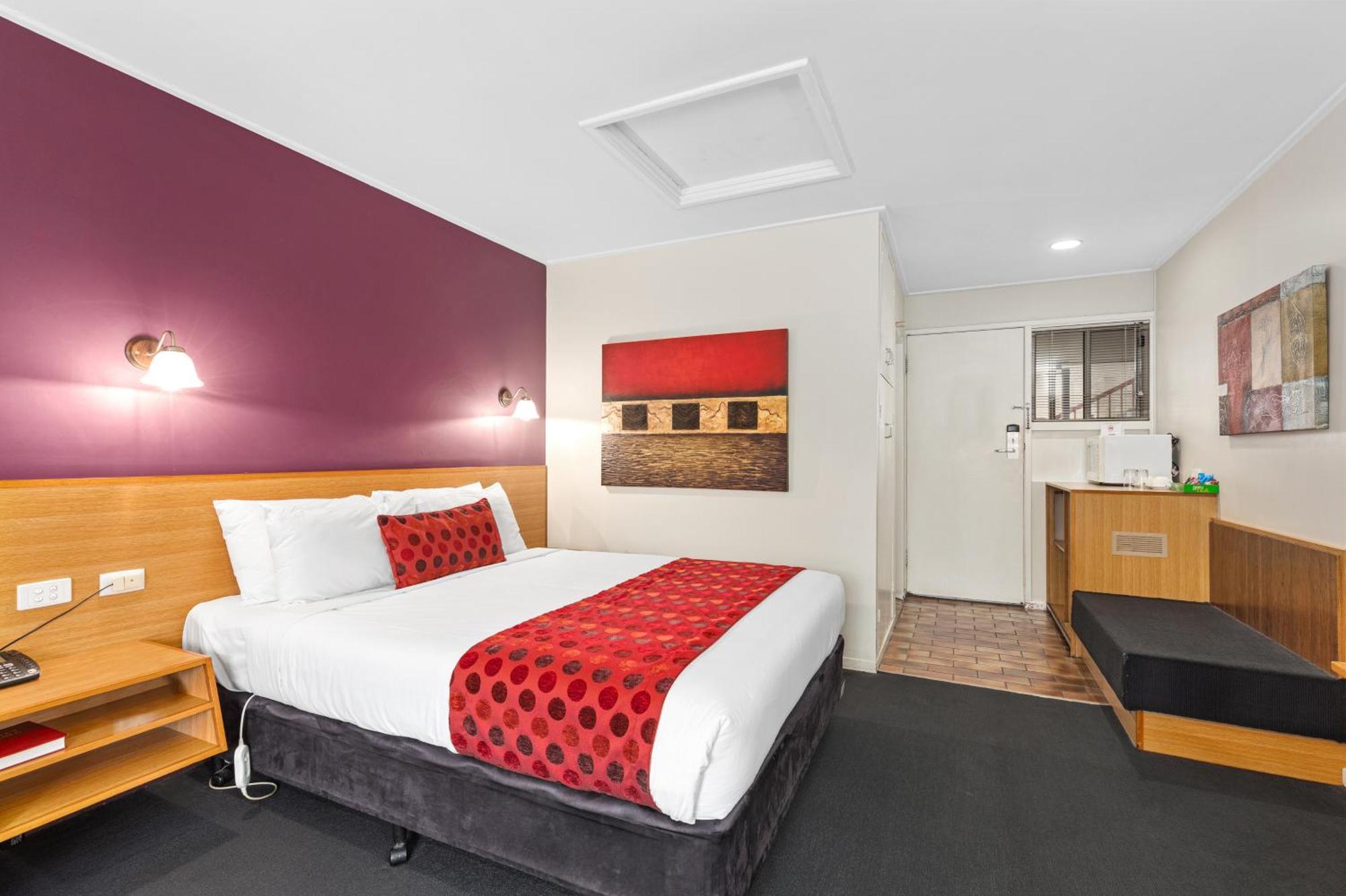 Standard Queen Room