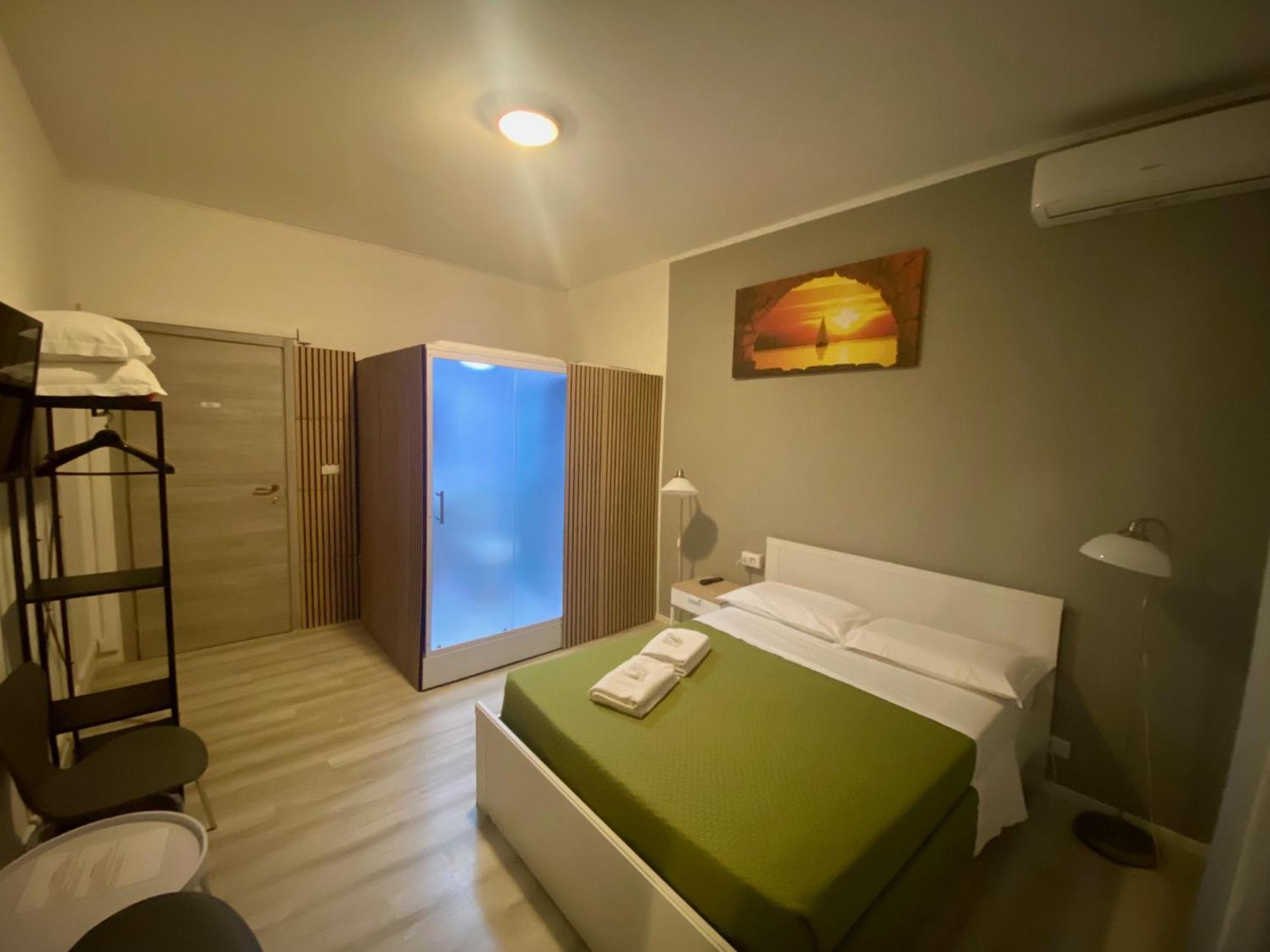 Double Room Private Bathroom