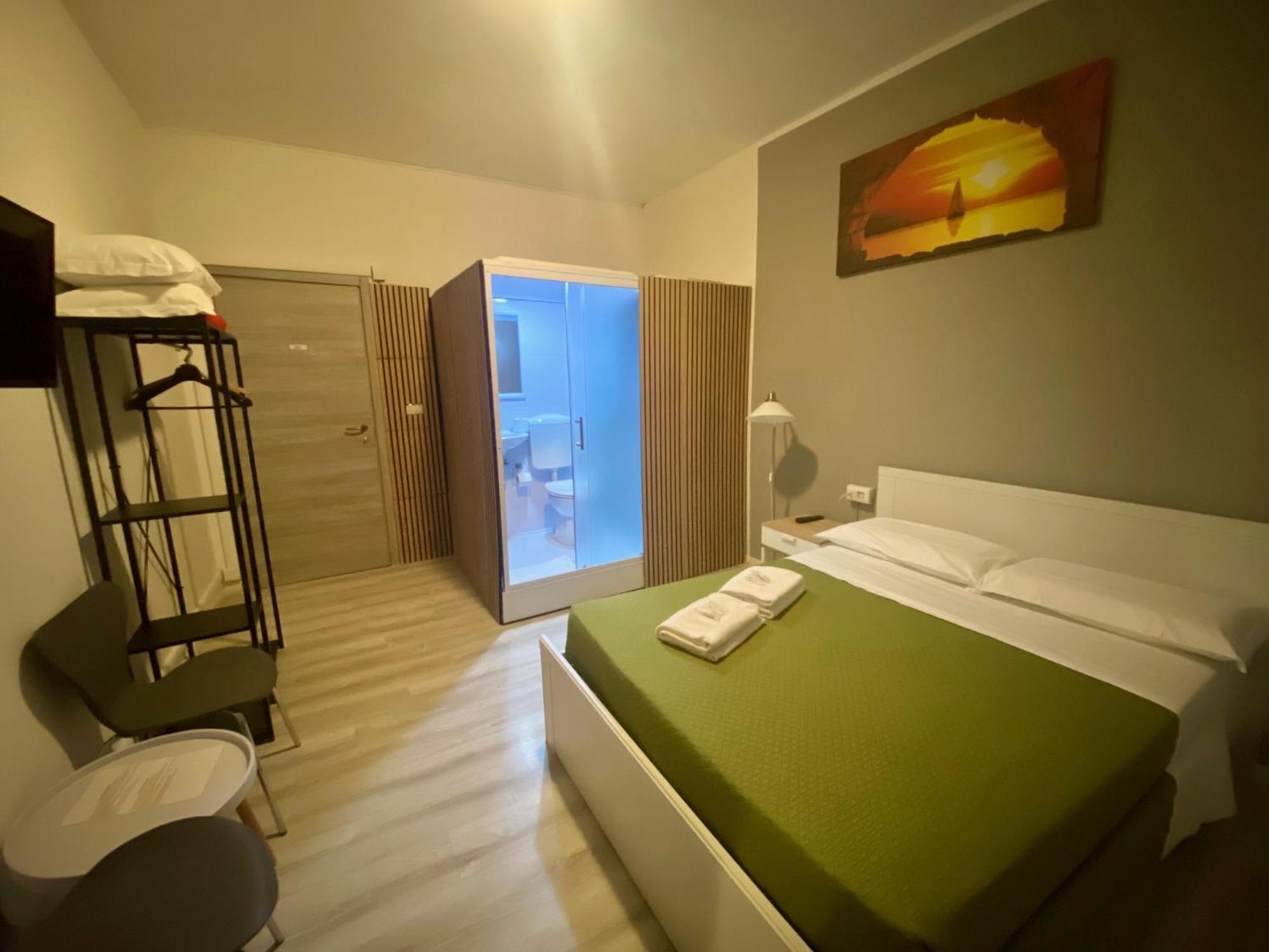 Double Room Private Bathroom