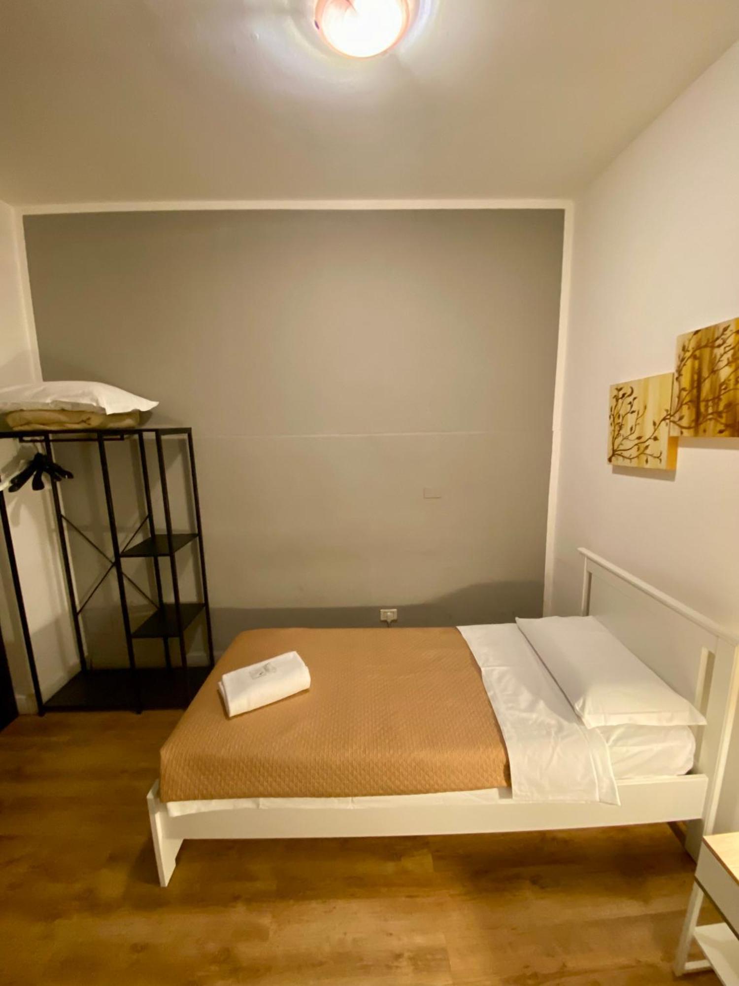 Single Room External
