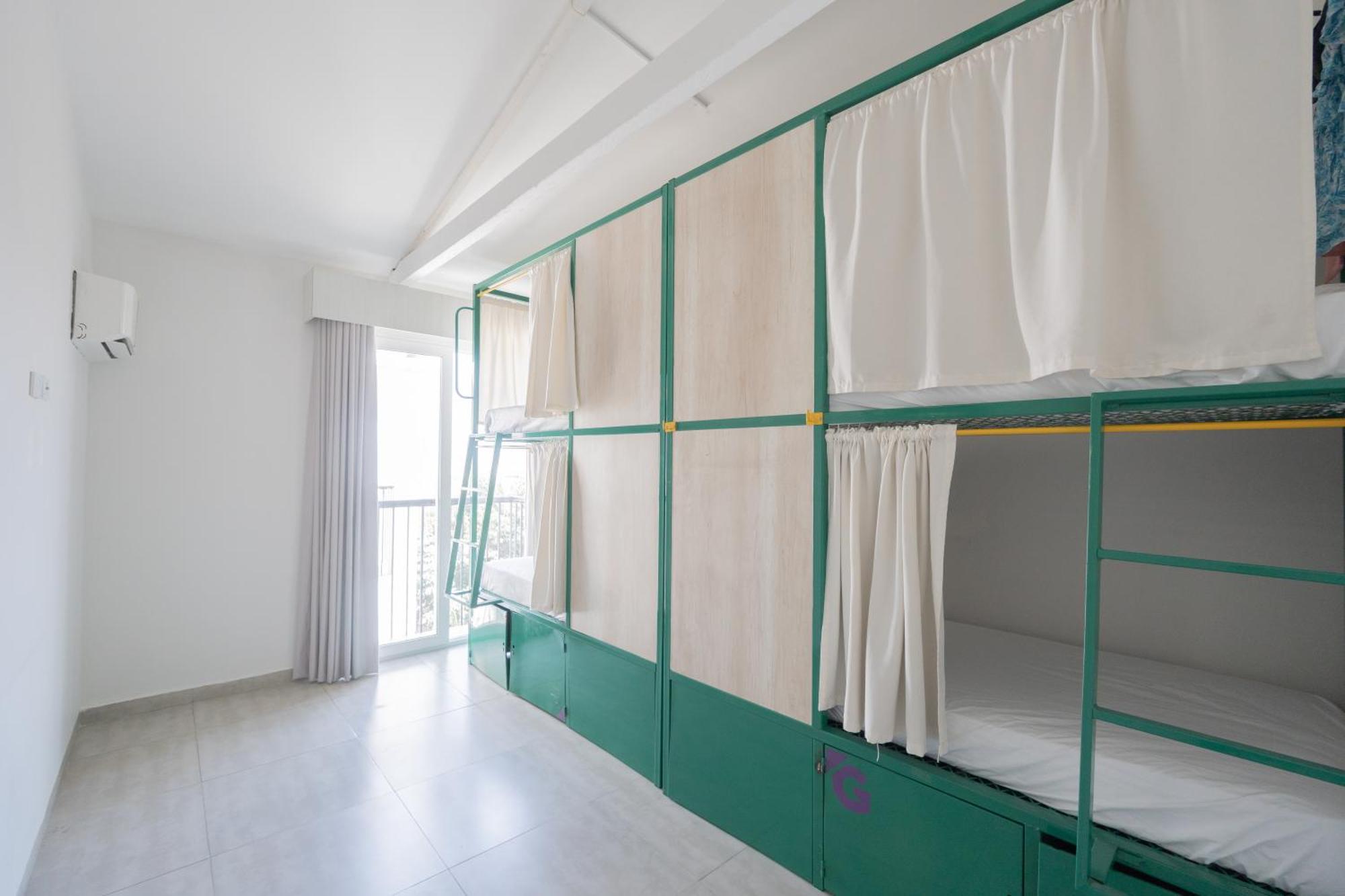 Posto Letto in Dormitorio Misto con 10 Letti