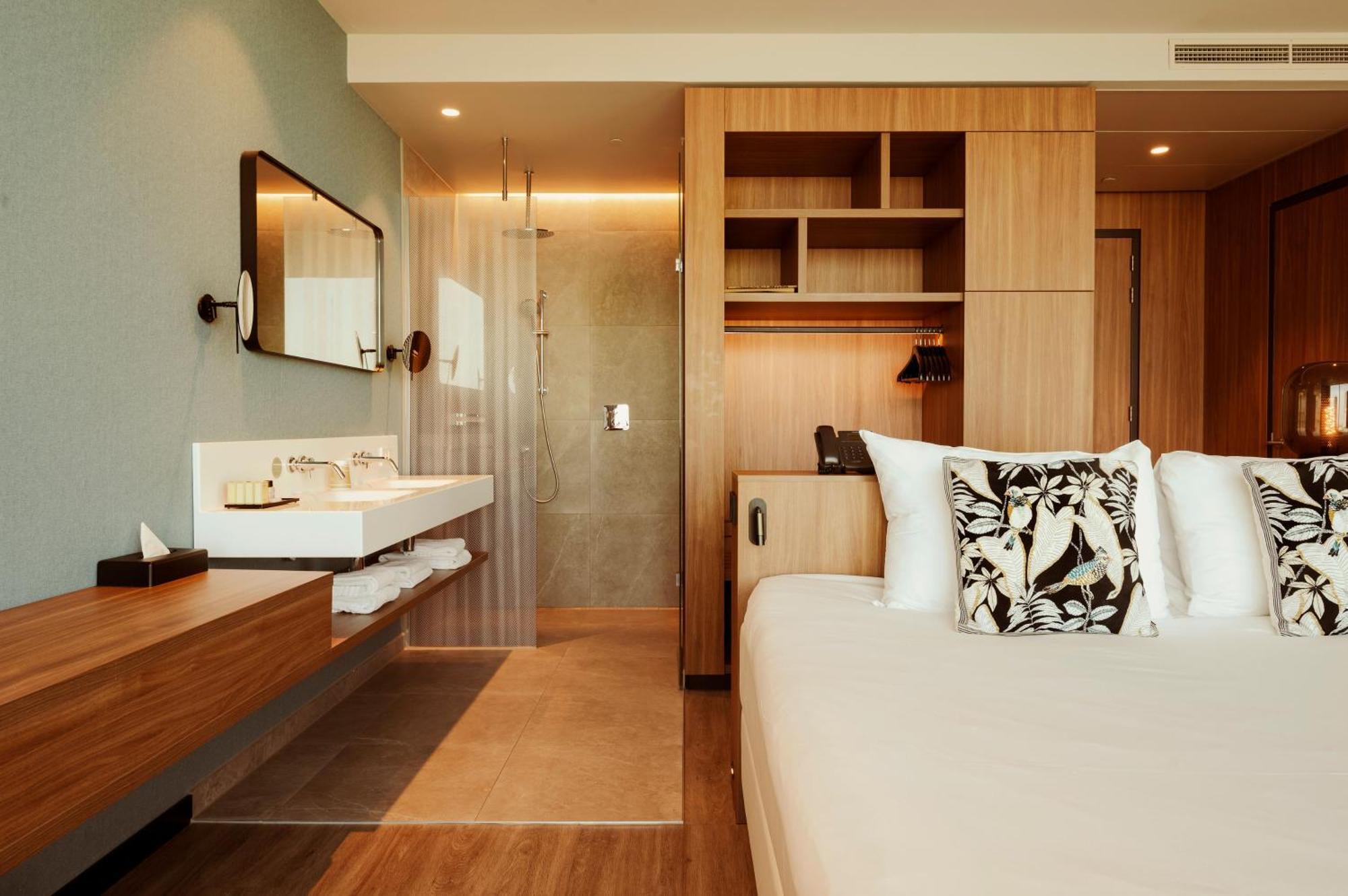 Junior - City View,1743356320:JPEG