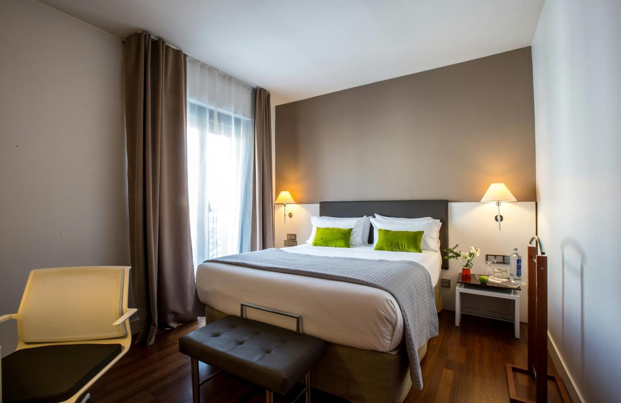 Deluxe Tweepersoonskamer met 1 of 2 Bedden - Parkeren & Slapen