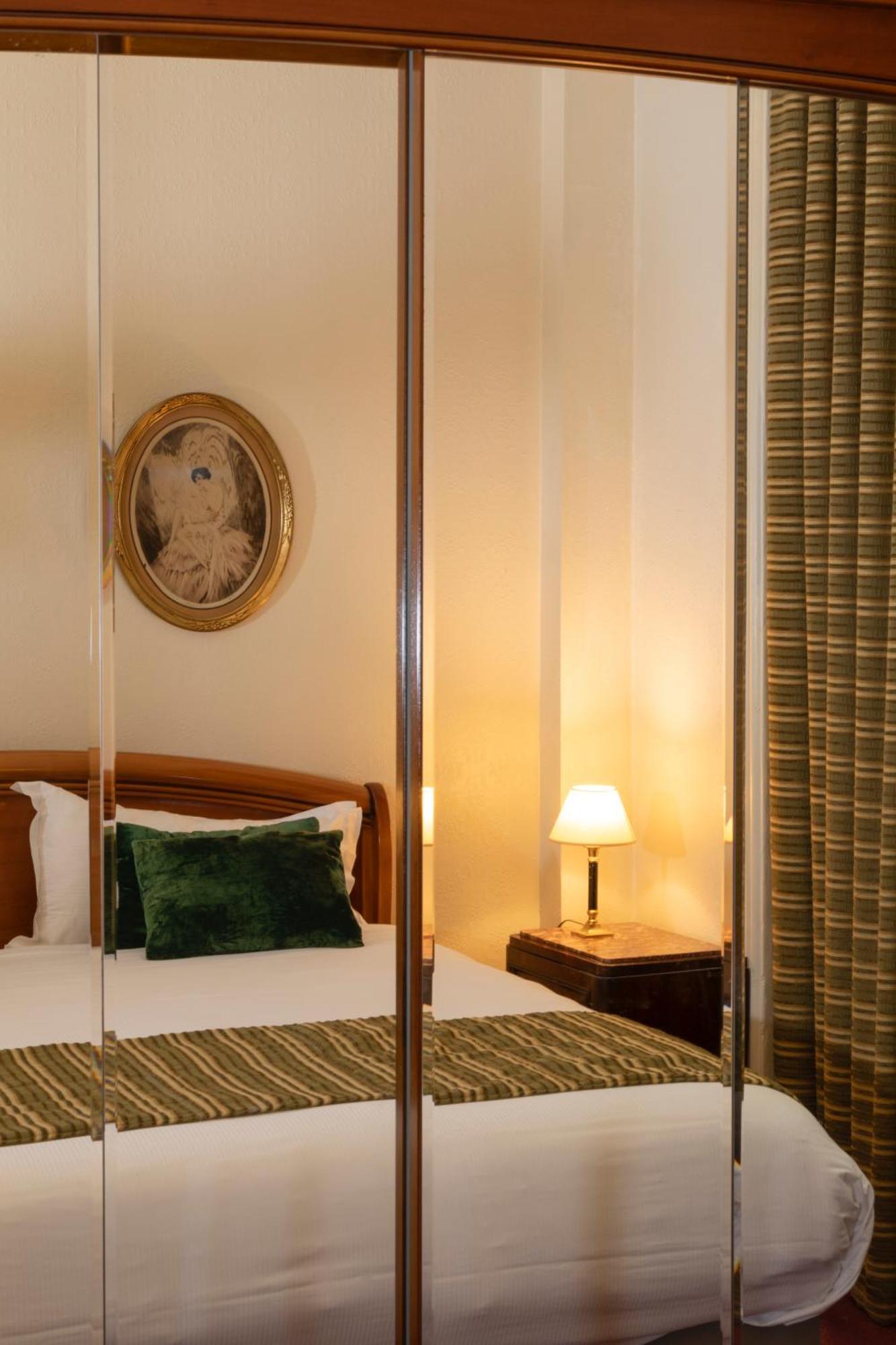 Chambre double rez-de-chaussee