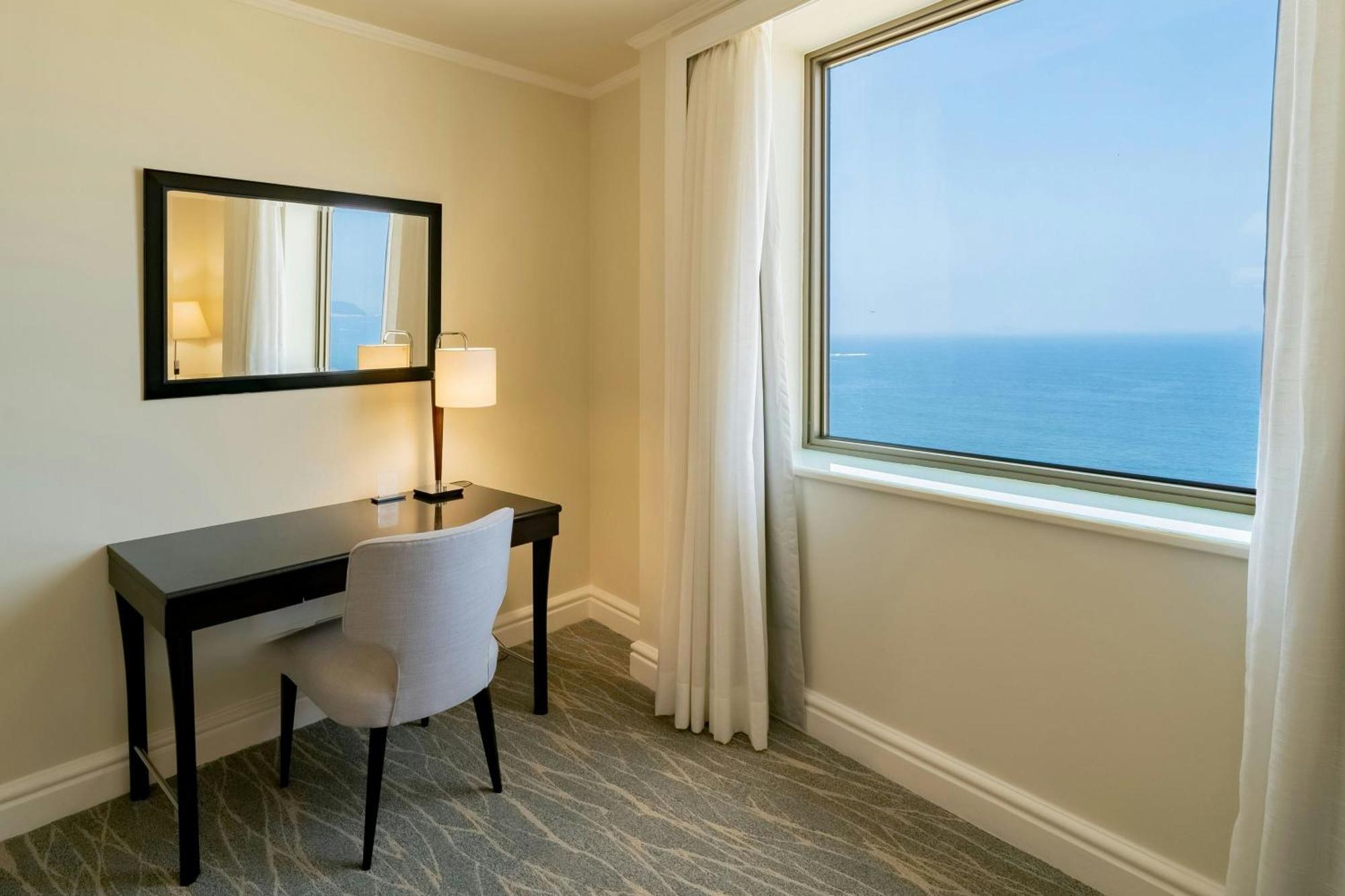 Quarto com Acesso ao Salão Executivo, 1 Cama King-size e Vista do Oceano