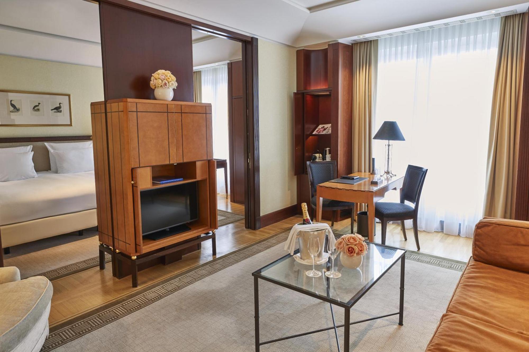 Adlon Executive Suite