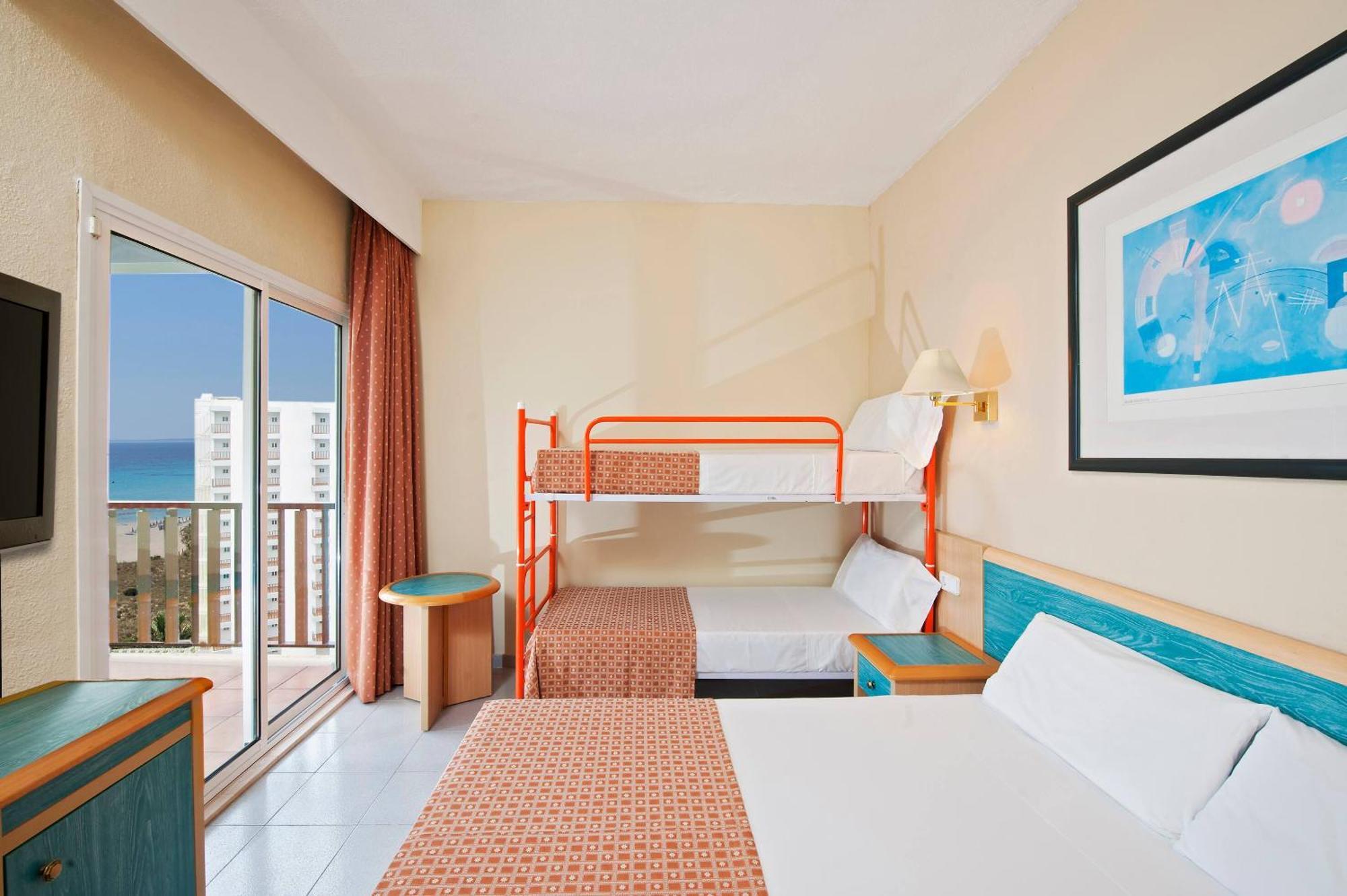 Chambre Double Standard - Vue sur Mer (2 Adultes + 2 Enfants)