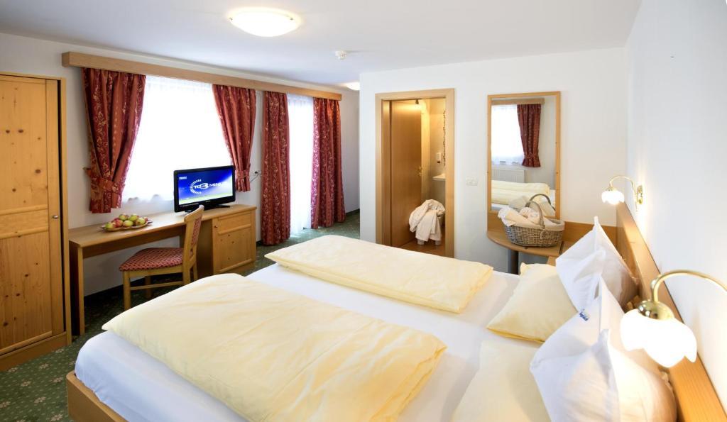 Double Room Mountain View