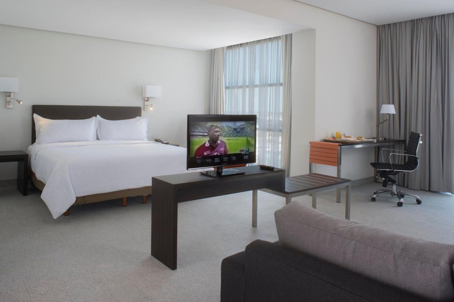 Junior Suite, 1 King,209437747:JPEG
