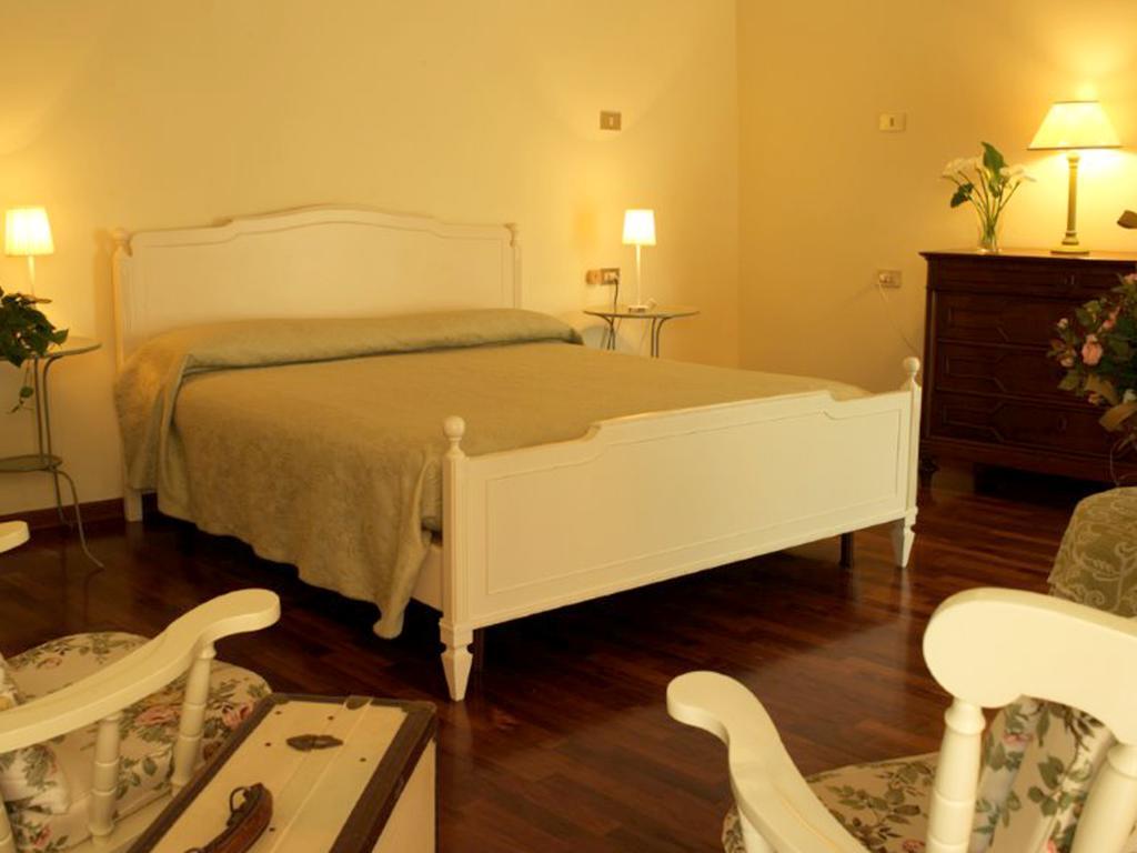 Two Connecting Double Rooms,228109301:JPEG