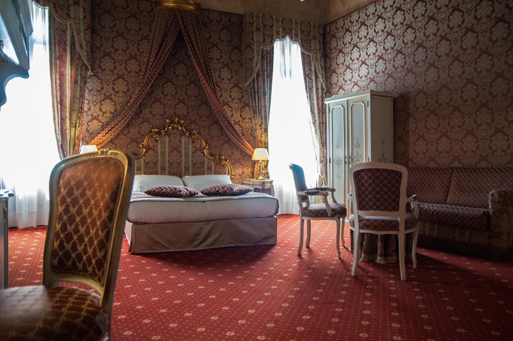 Junior Suite Canal View