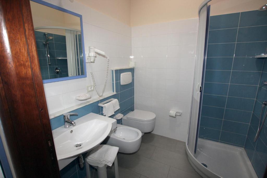 Triple Room,544216890:JPEG