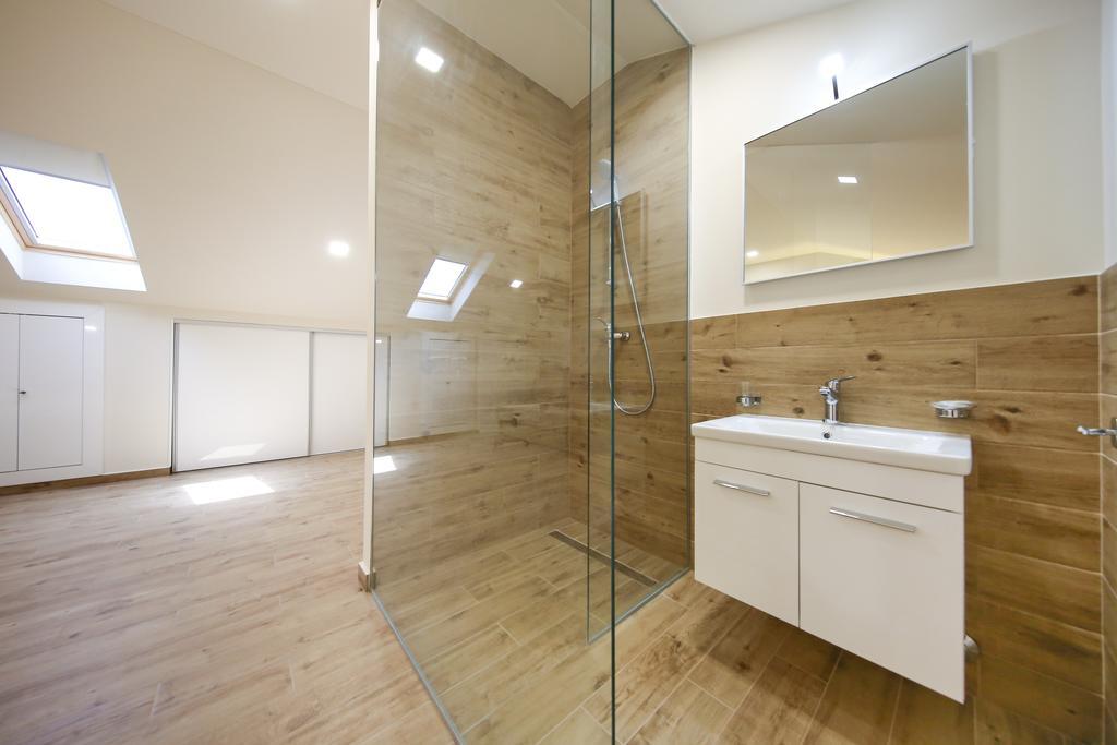 Family Room with Bathroom,273548065:JPEG