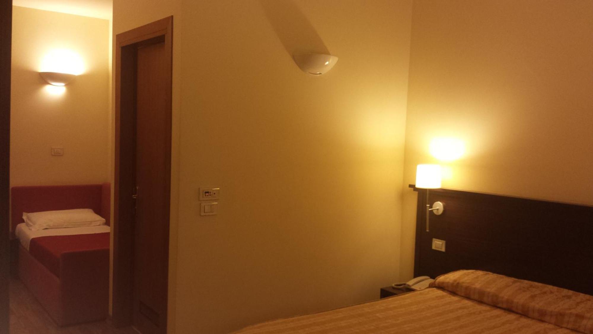 Superior Quadruple Room,302690336:JPEG