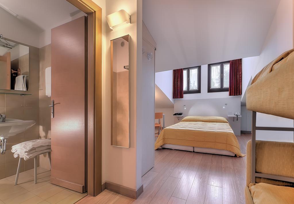 Quadruple Room - Attic,403108056:JPEG