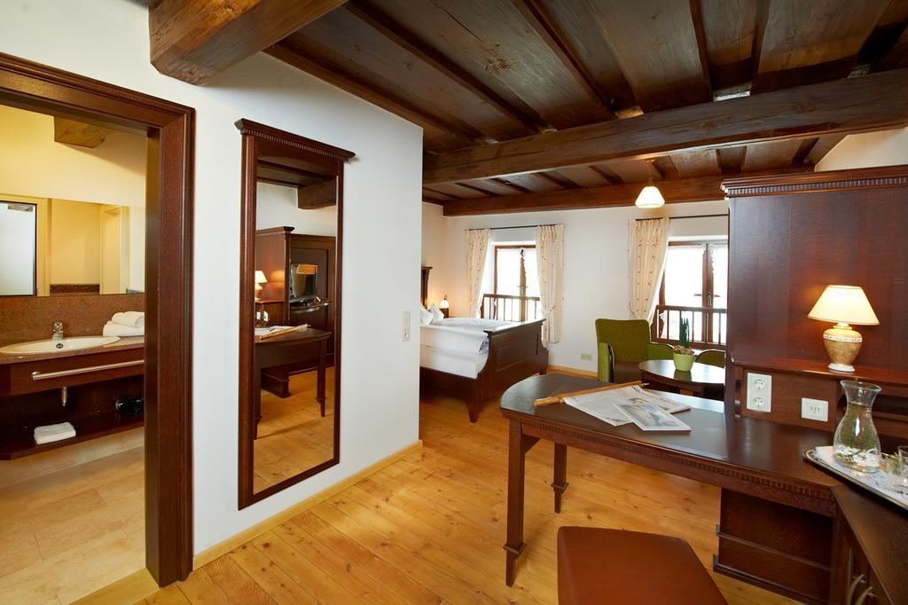 Double Room,508446921:JPEG