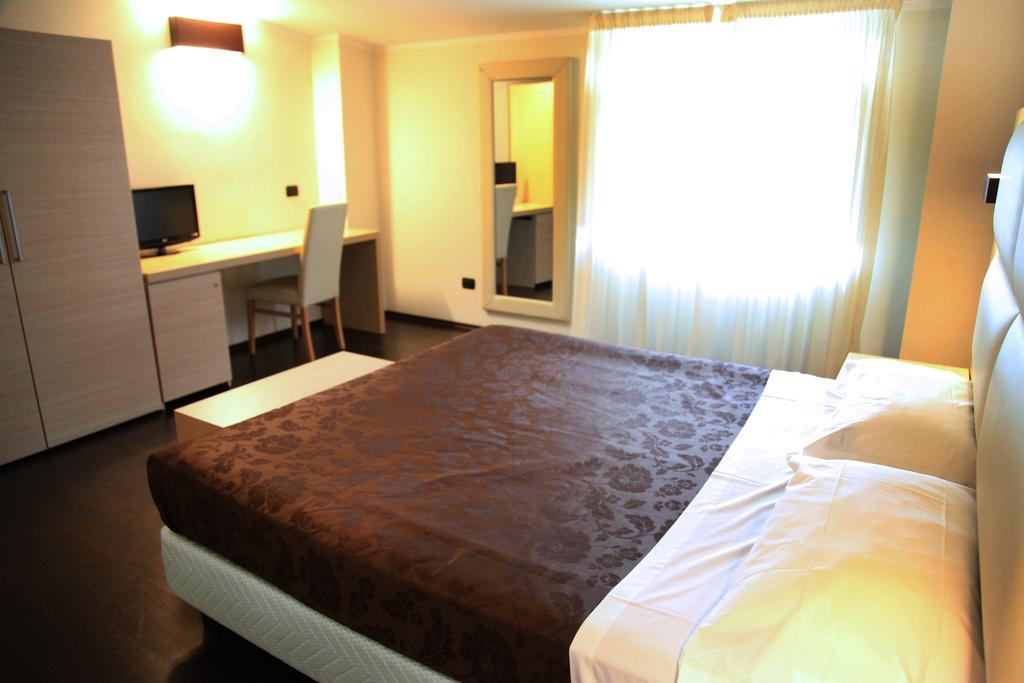Double Room,416233020:JPEG