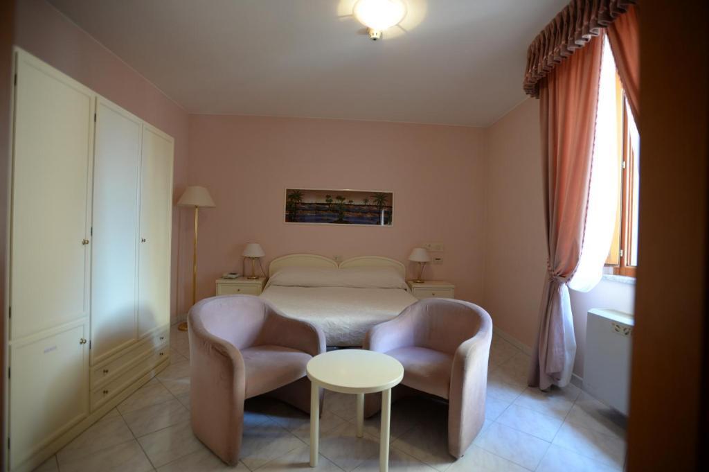 Superior Double Room (1 Adult),42272779:JPEG