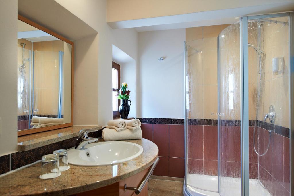 Comfort Single Room with Shower,318885197:JPEG