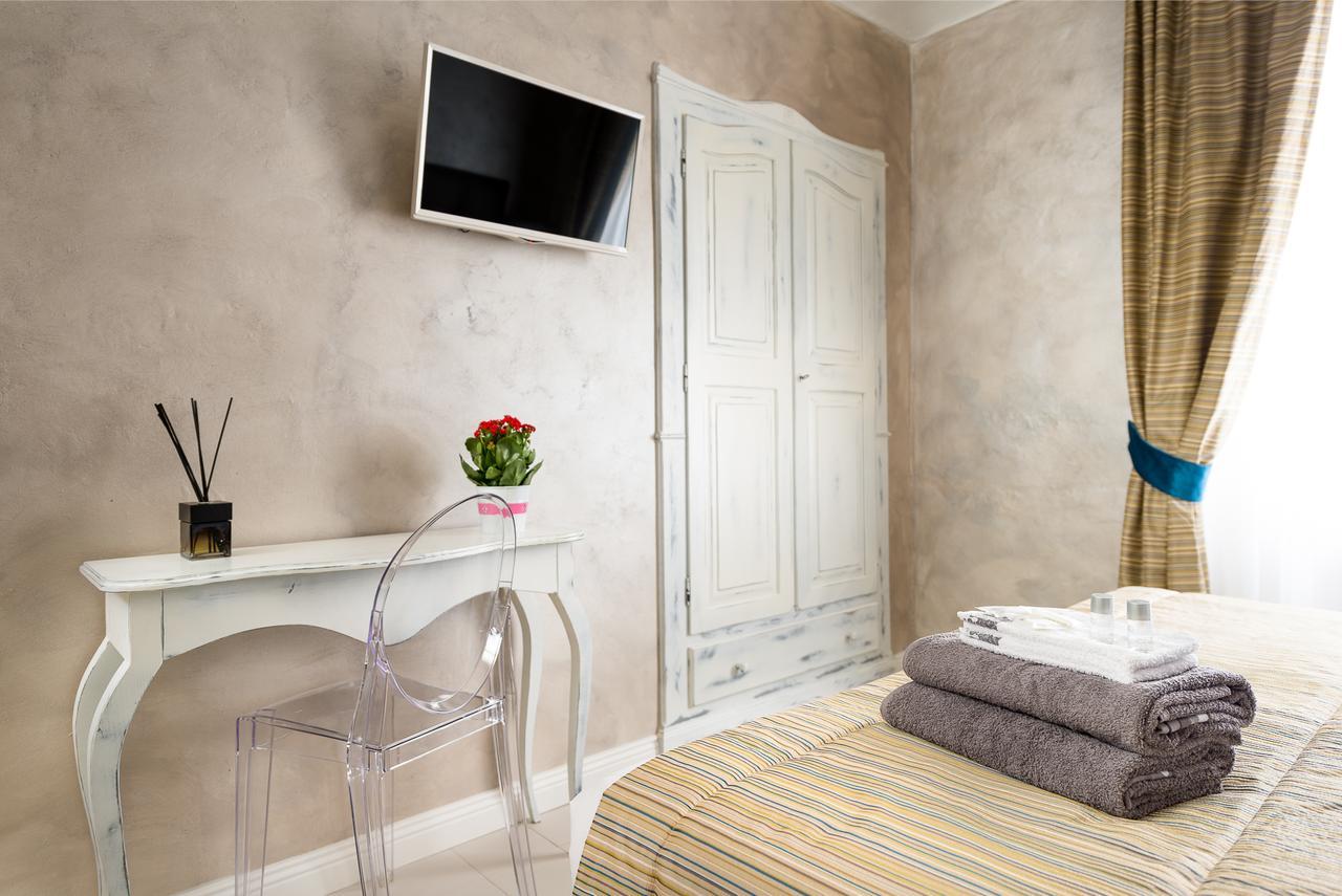 Deluxe Double or Twin Room Private Bathroom