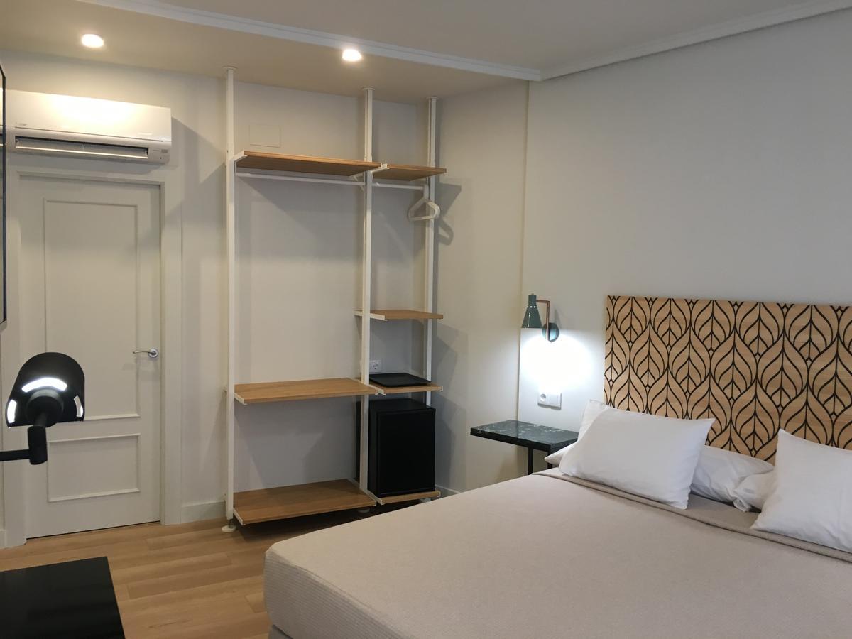 Superior King or Twin Room,586951557:JPEG