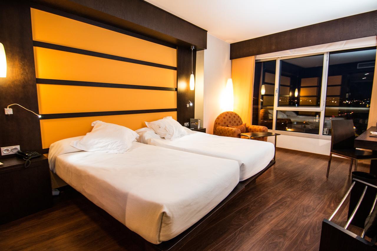 Twin Room with Extra Bed (3 Adults)