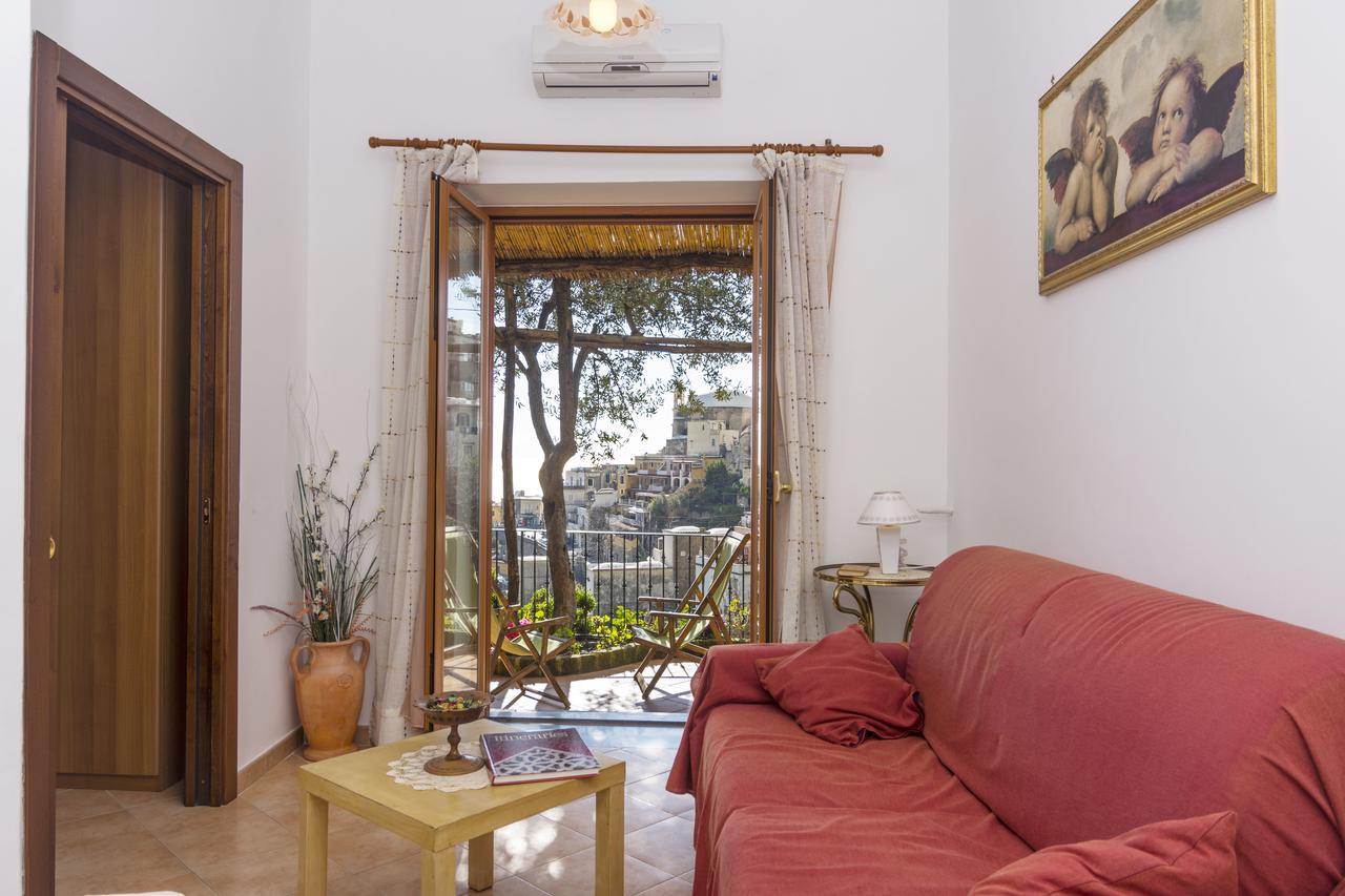 One-Bedroom Apartment Sea View