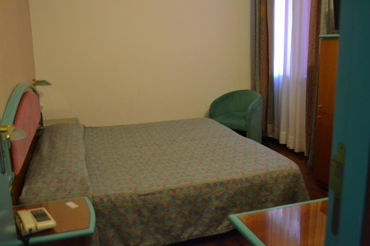 Camera Familiare con Bagno Privato