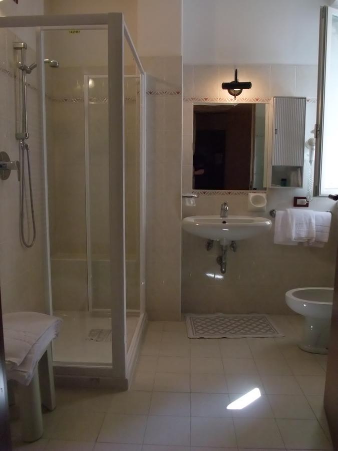 Double Room Lake View,639291957:JPEG