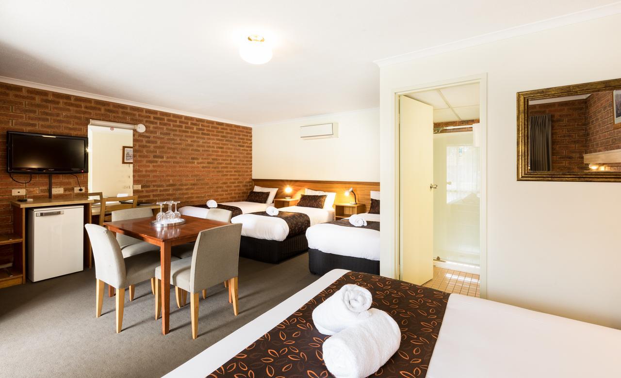Family Suite (5 Adults)