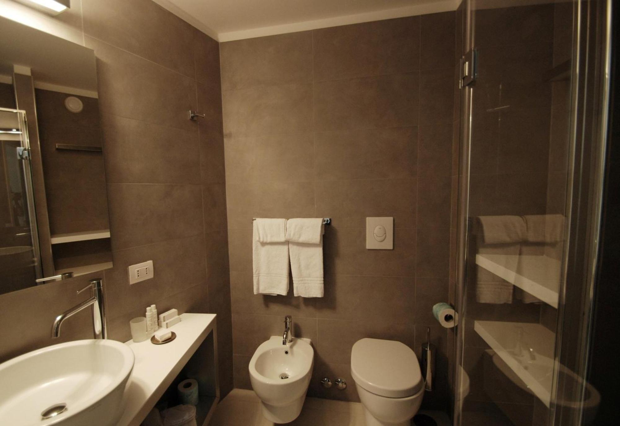 Classic Double Room with Balcony,679462947:JPEG