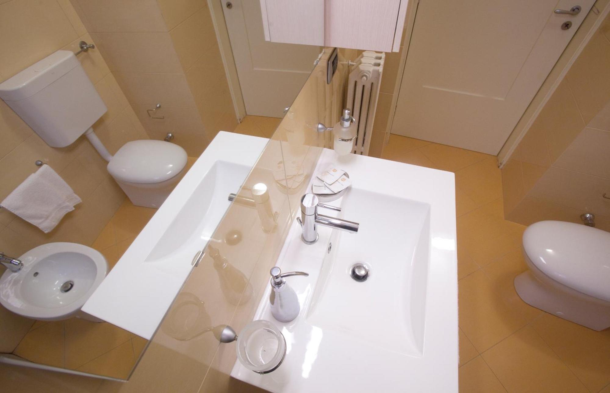 One Bedroom Apartment - Annex,1381705832:JPEG