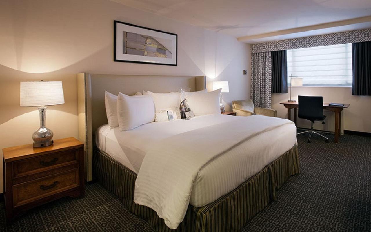Deluxe King Room,784211796:JPEG