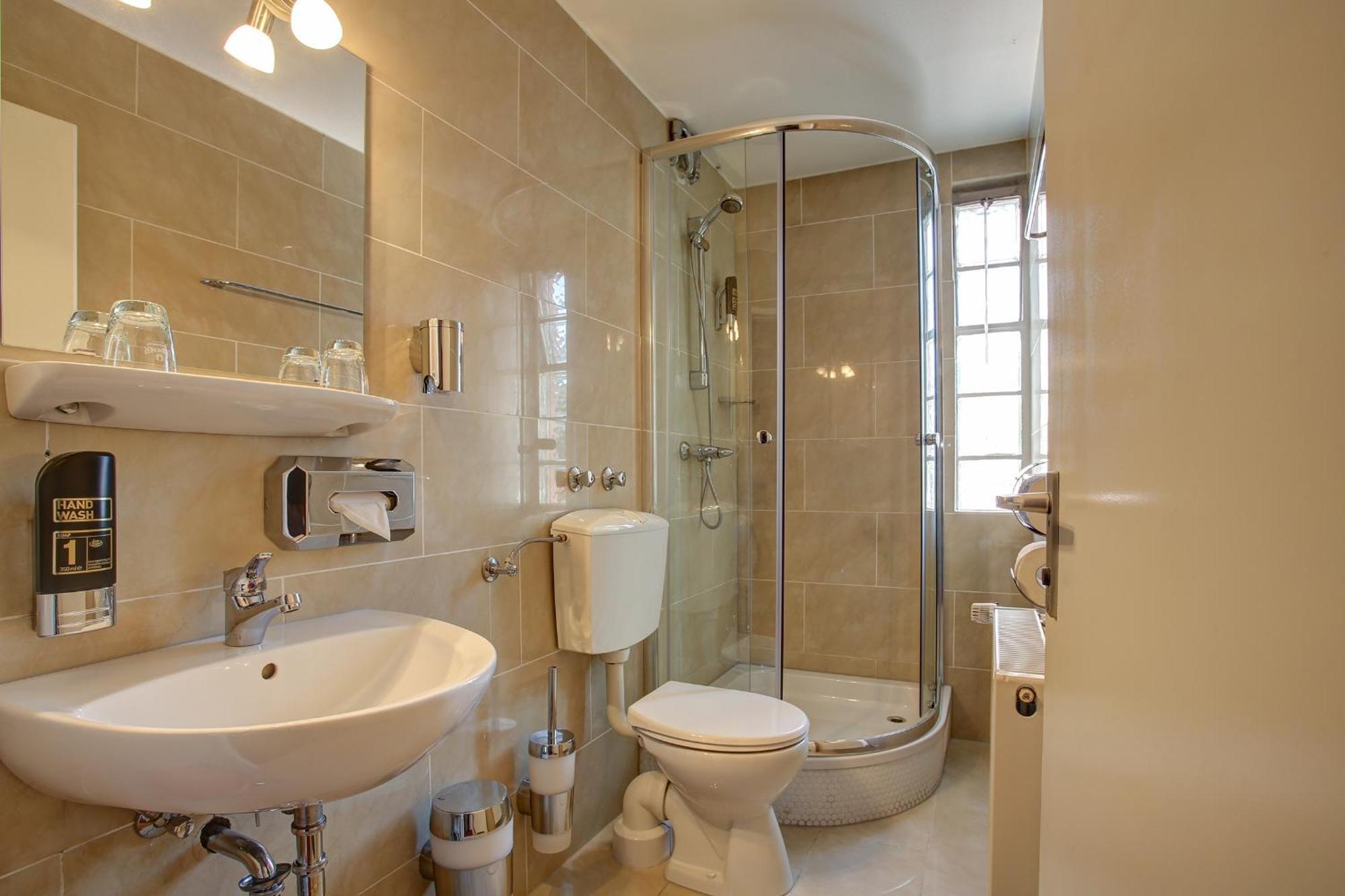Quadruple Room,1243934944:JPEG