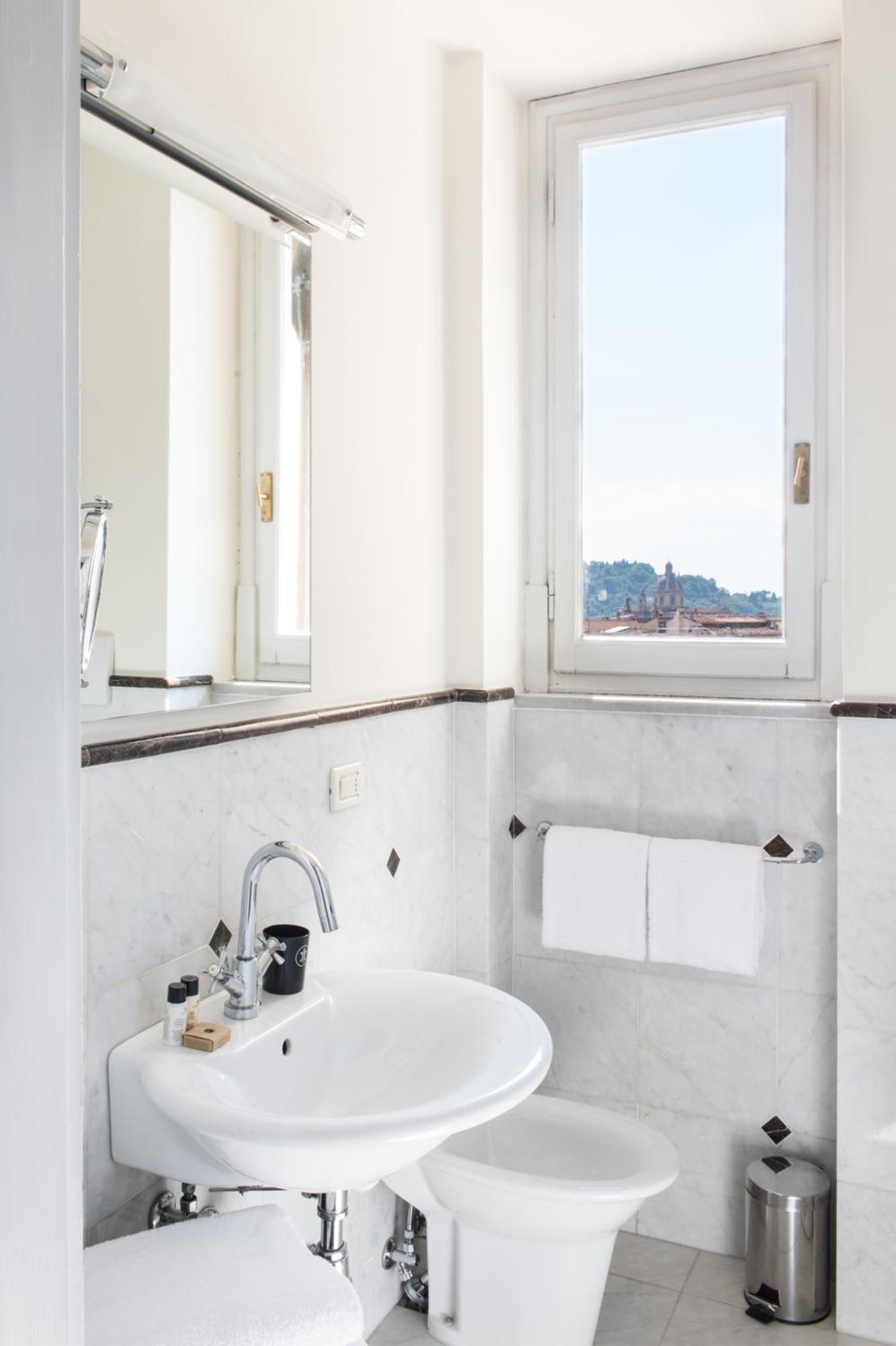 Suite with Terrace and City View,822875474:JPEG