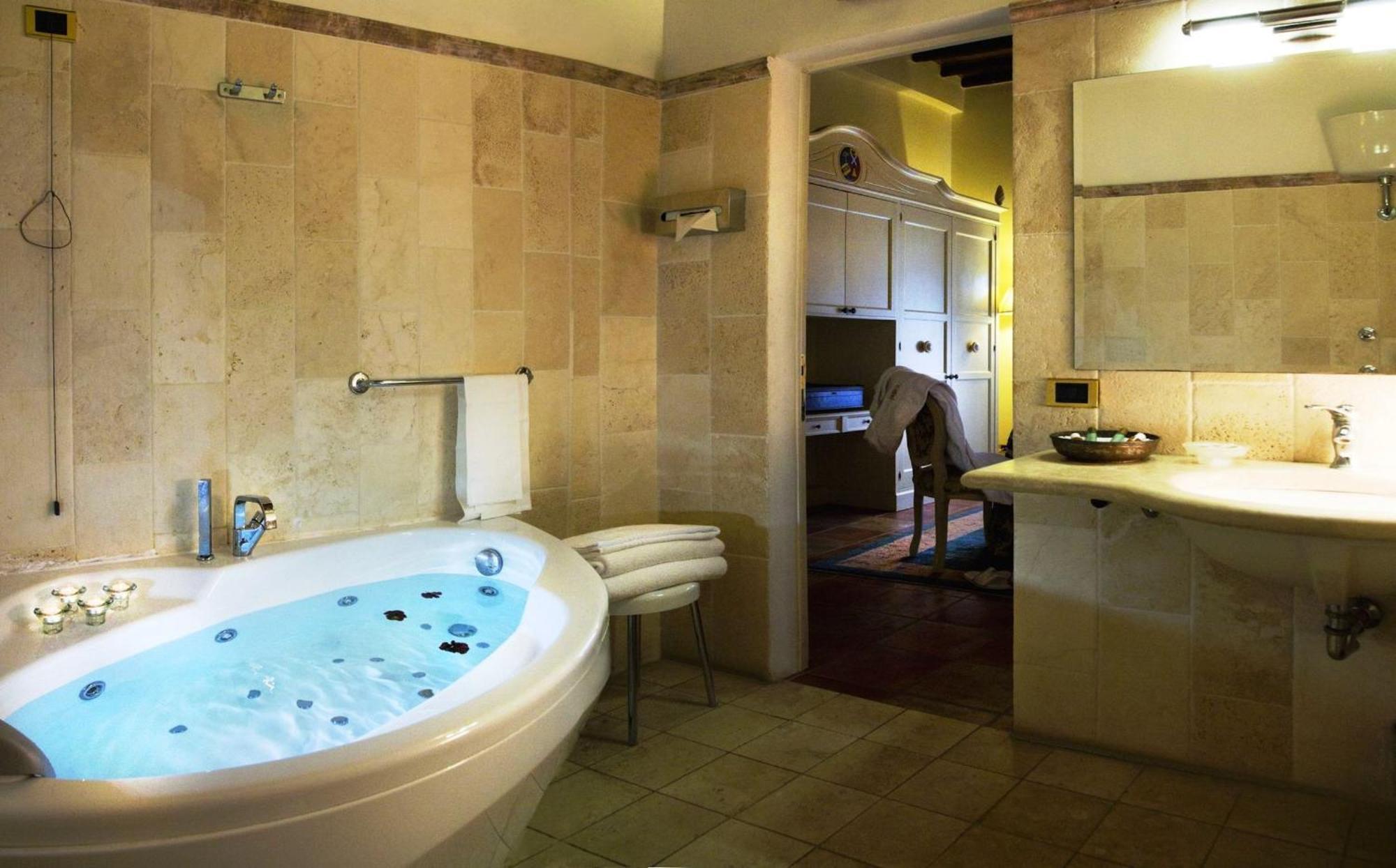 Deluxe Junior Suite,1216231033:JPEG