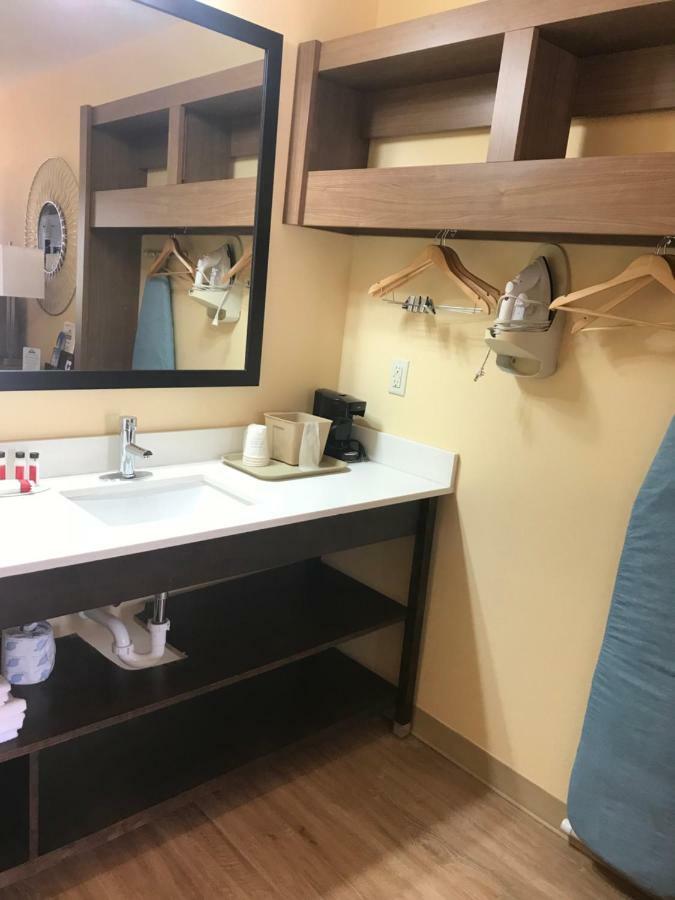 Deluxe Double Room with Two Double Beds - Non-Smoking,799188951:JPEG