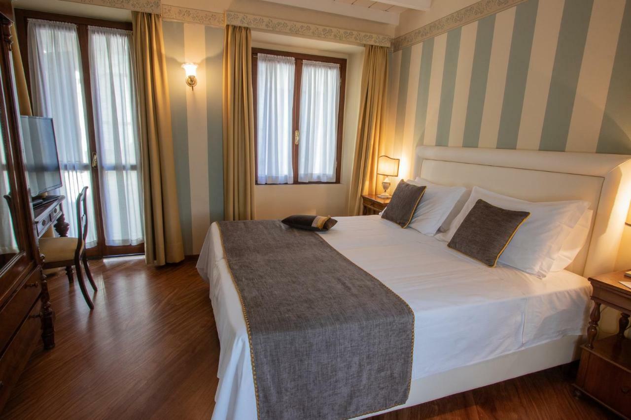 Deluxe Double or Twin Room,805075959:JPEG