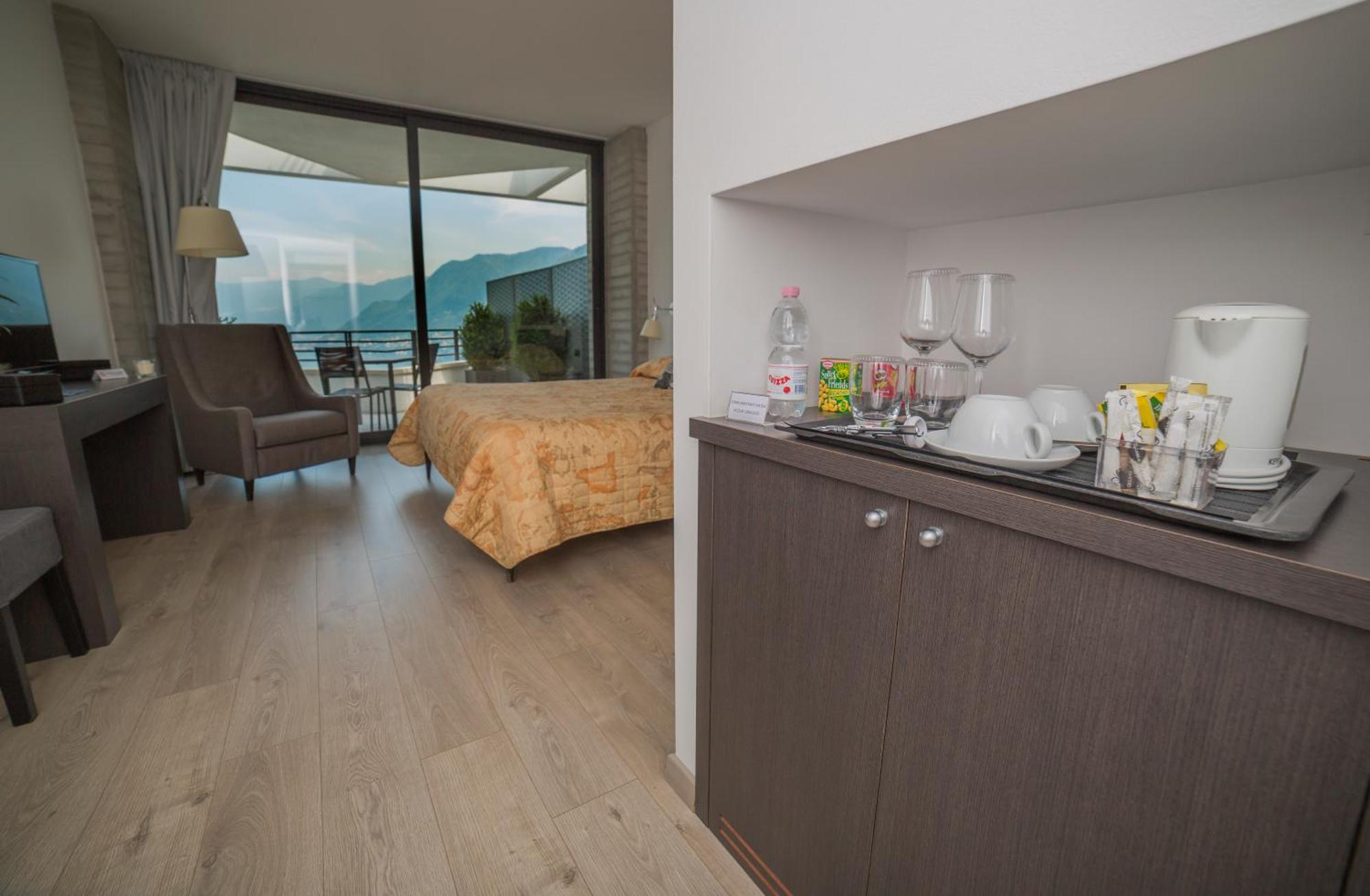 Deluxe Double Room Terrace Lake View