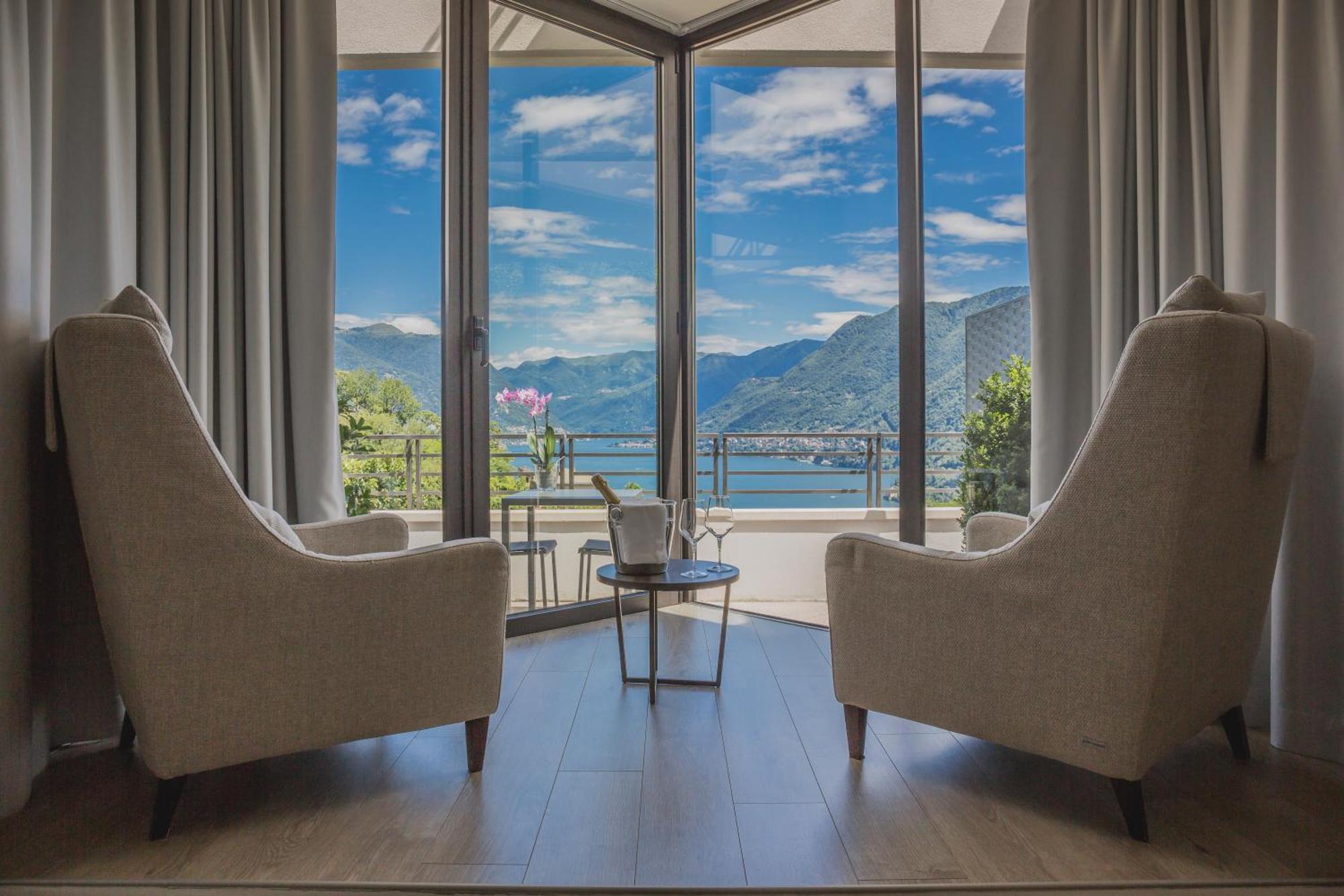 Deluxe Double or Twin Room Terrace Lake View