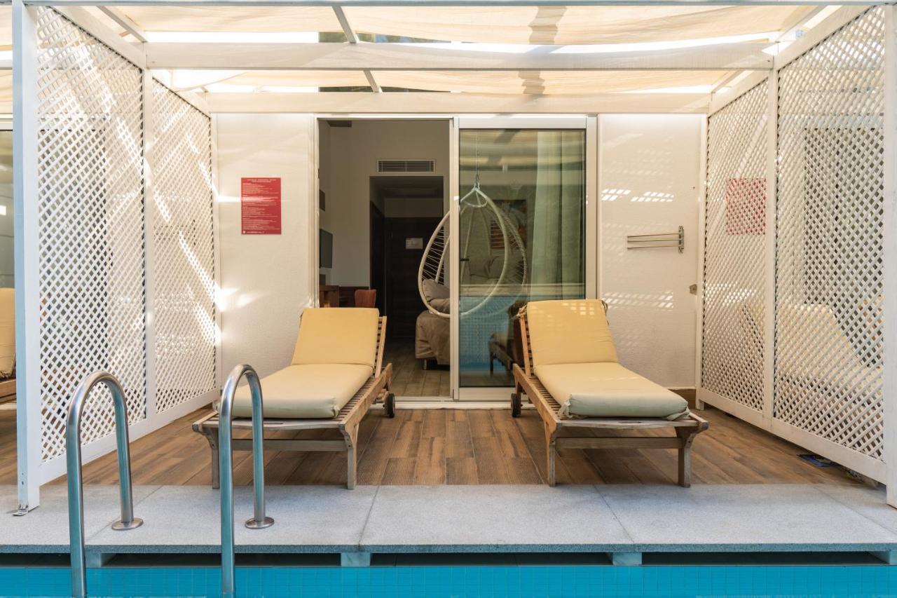 Habitación Doble con vistas a la piscina