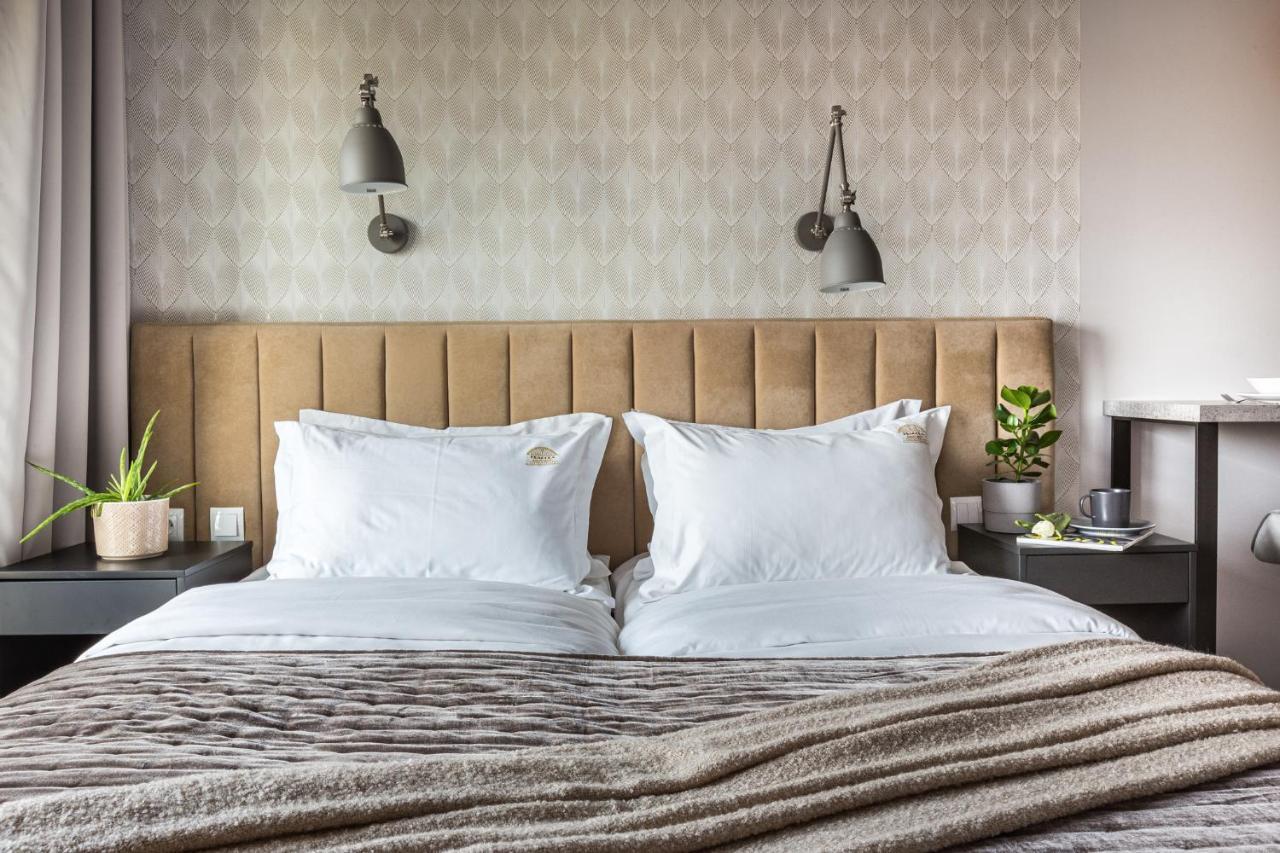 Studio with Balcony,957939829:JPEG