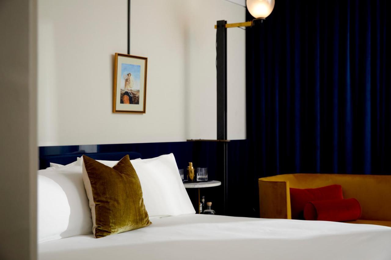 Quarto com Cama King-size, Pátio e Acessibilidade