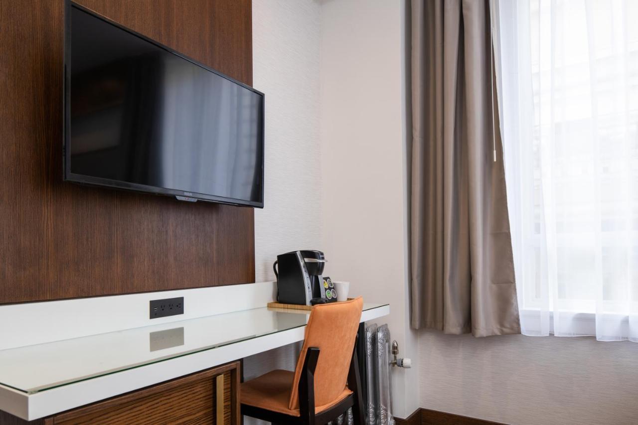 Double Room with Two Double Beds,983479069:JPEG