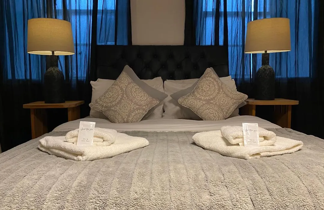 Queen Street Boutique Suites-1