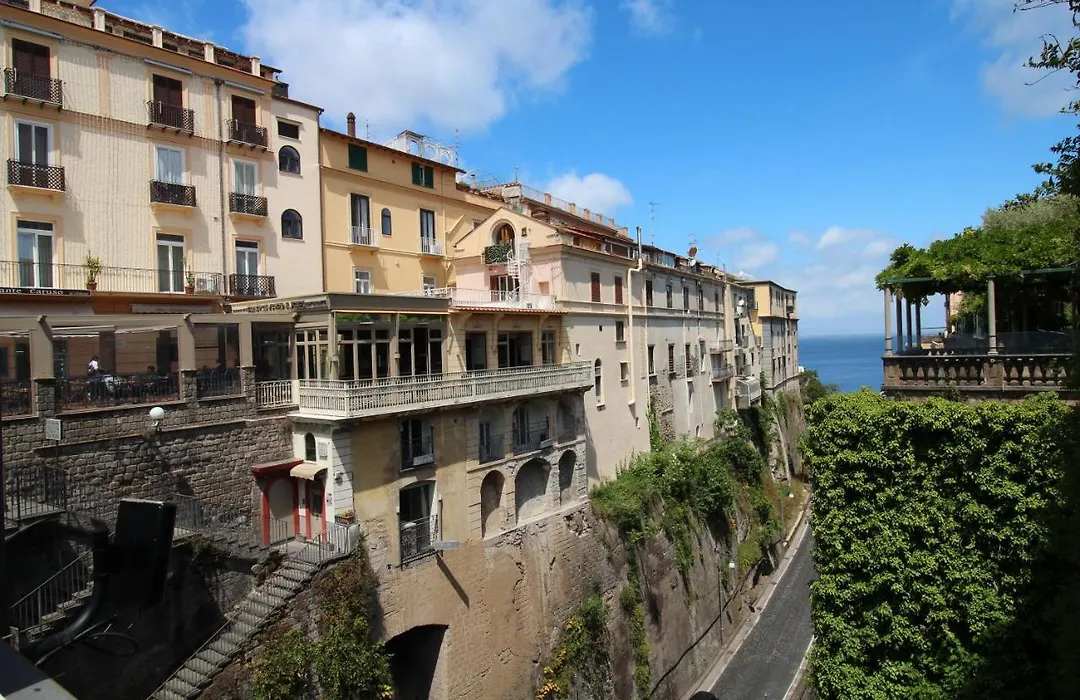 Piazza Tasso B&B Relais-1